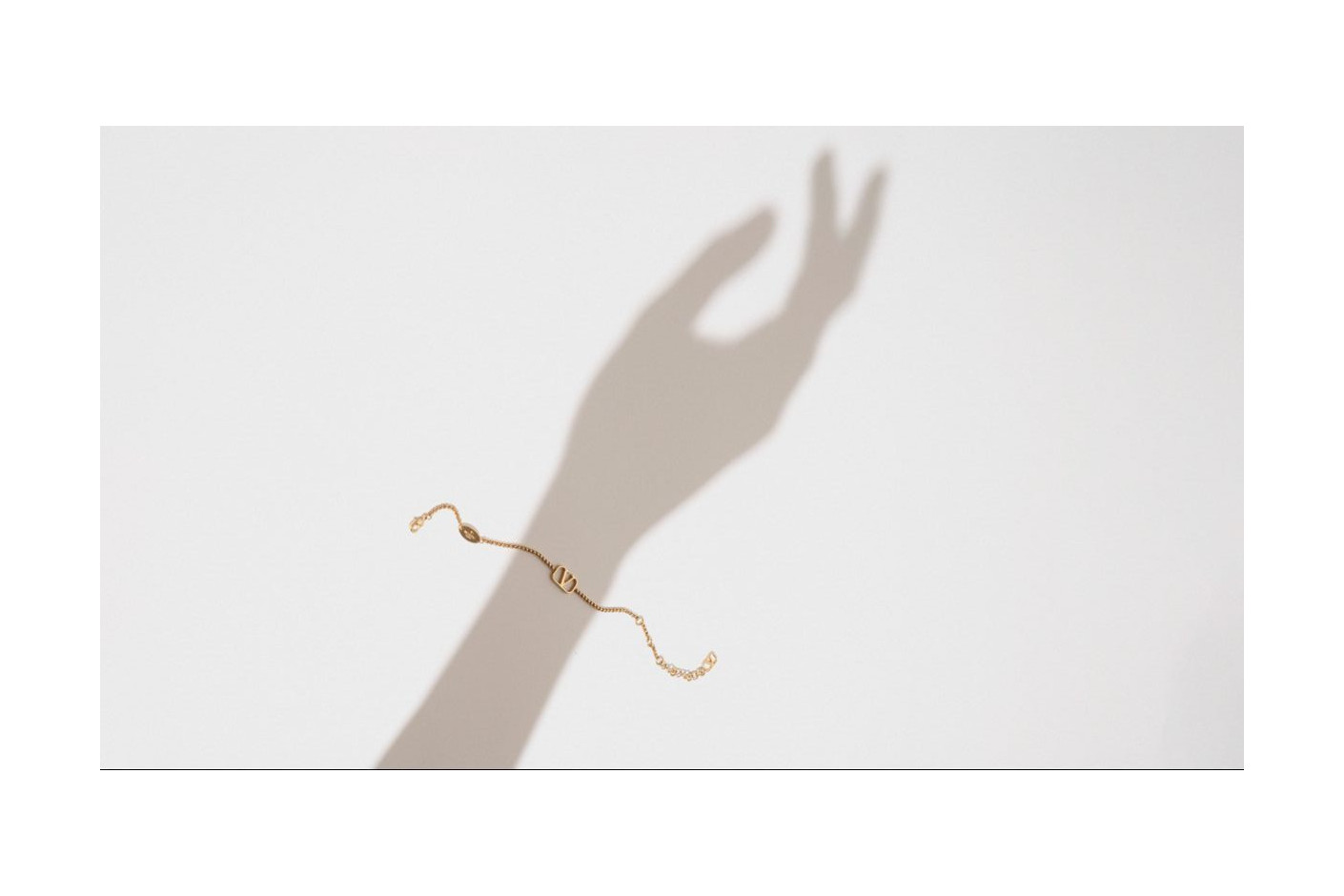 L'art de la superposition : comment superposer vos colliers avec élégance